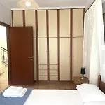 Alexandras House Appartement *
